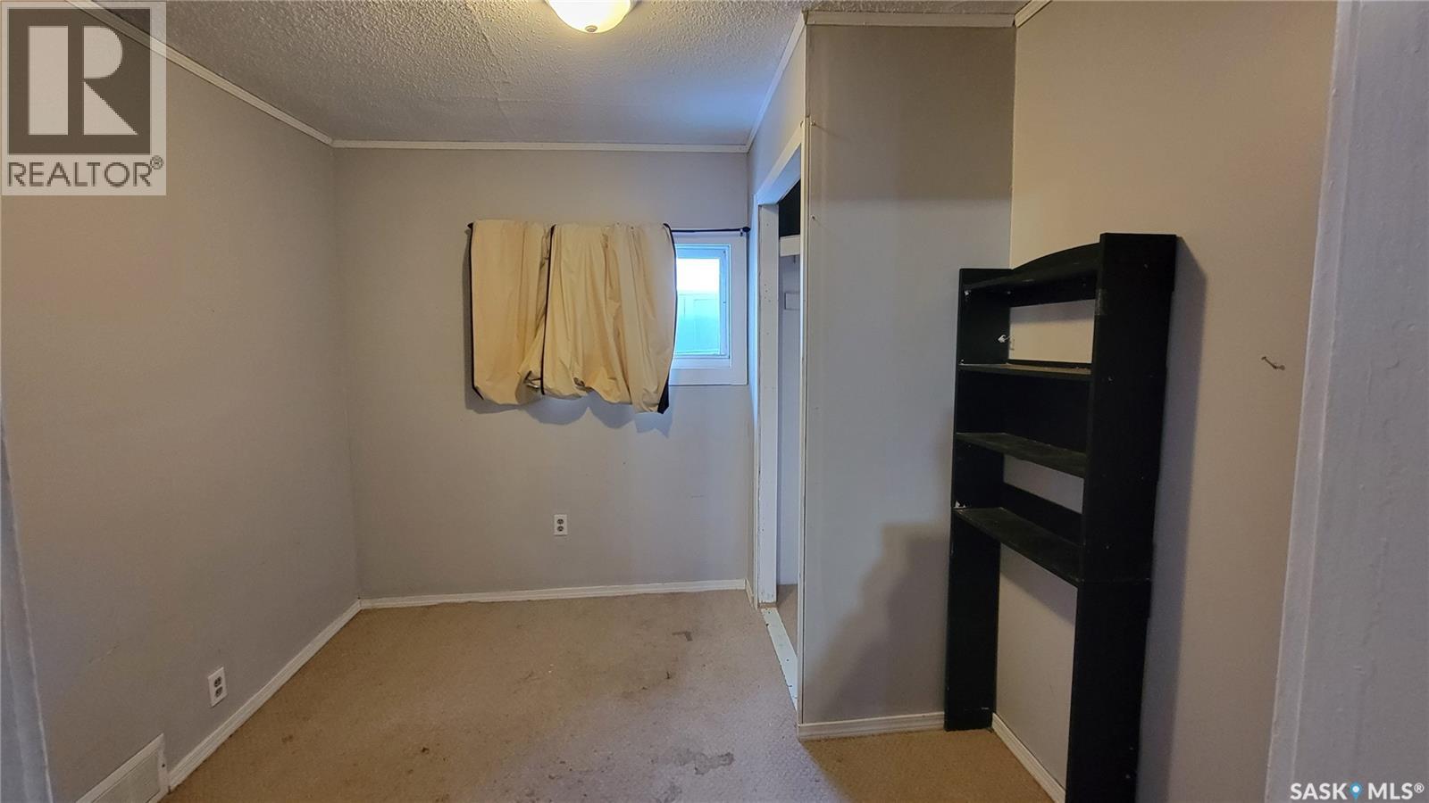 4906 52nd Street, Macklin, Saskatchewan  S0L 2C0 - Photo 8 - SK034933
