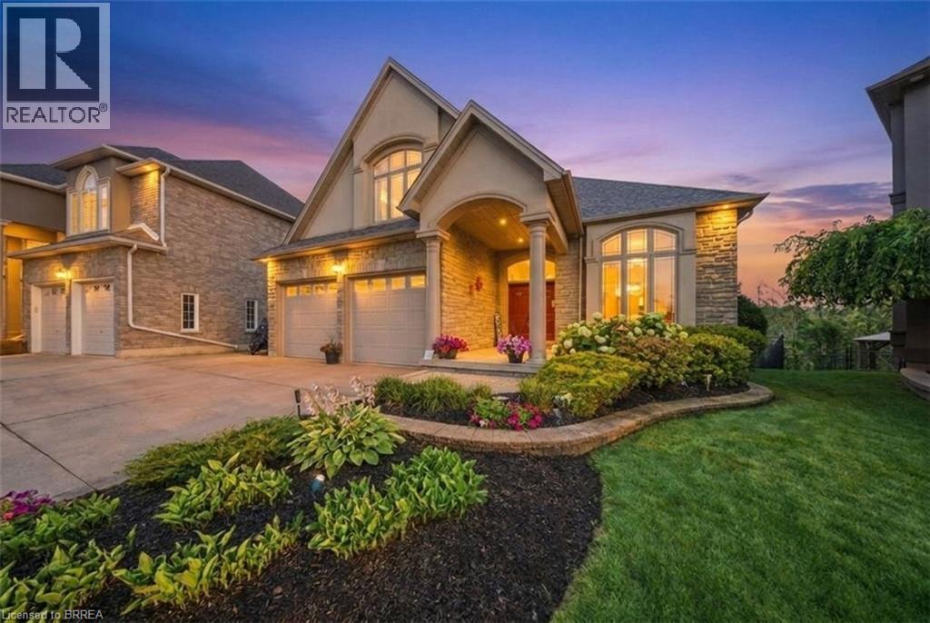 7 TOM THOMSON Court, Brantford, Ontario
