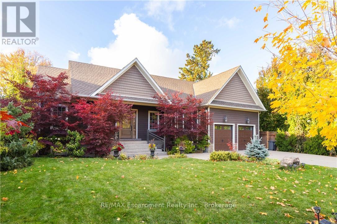 2073 Deramore Drive, Oakville, Ontario  L6J 2P7 - Photo 2 - W13090106