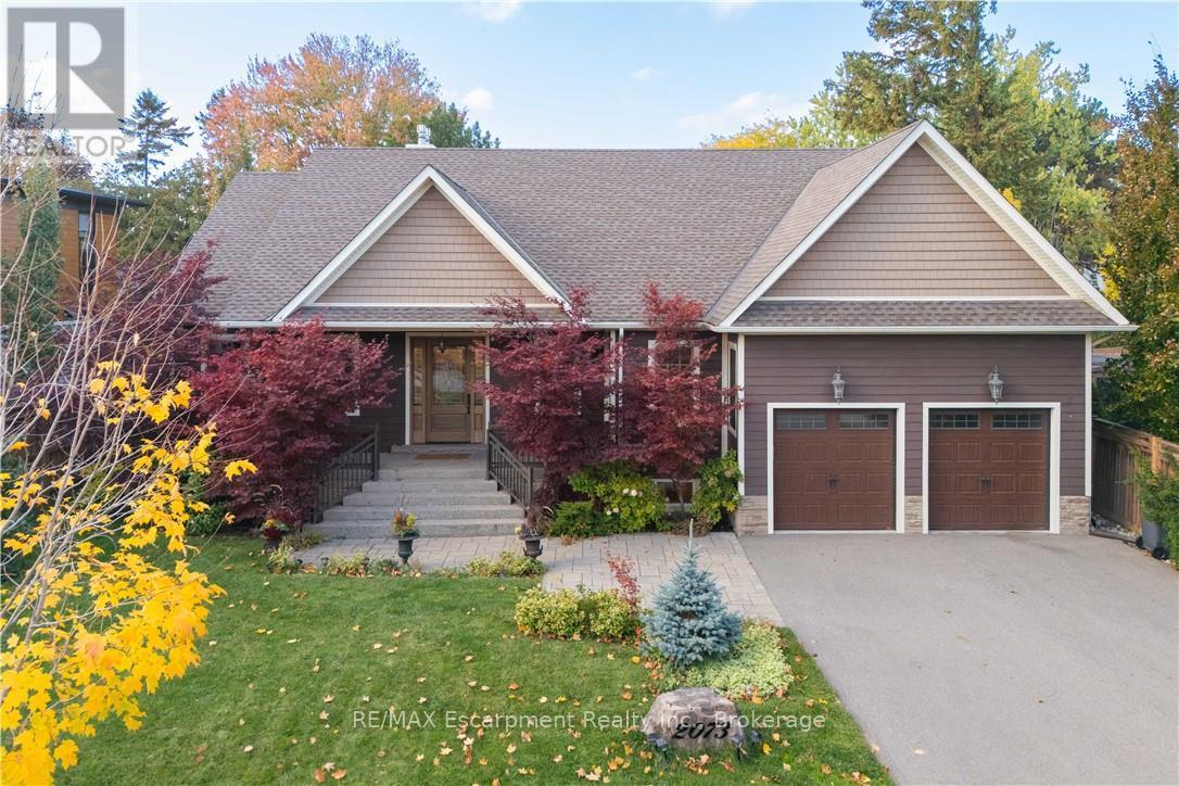 2073 DERAMORE DRIVE, Oakville, Ontario