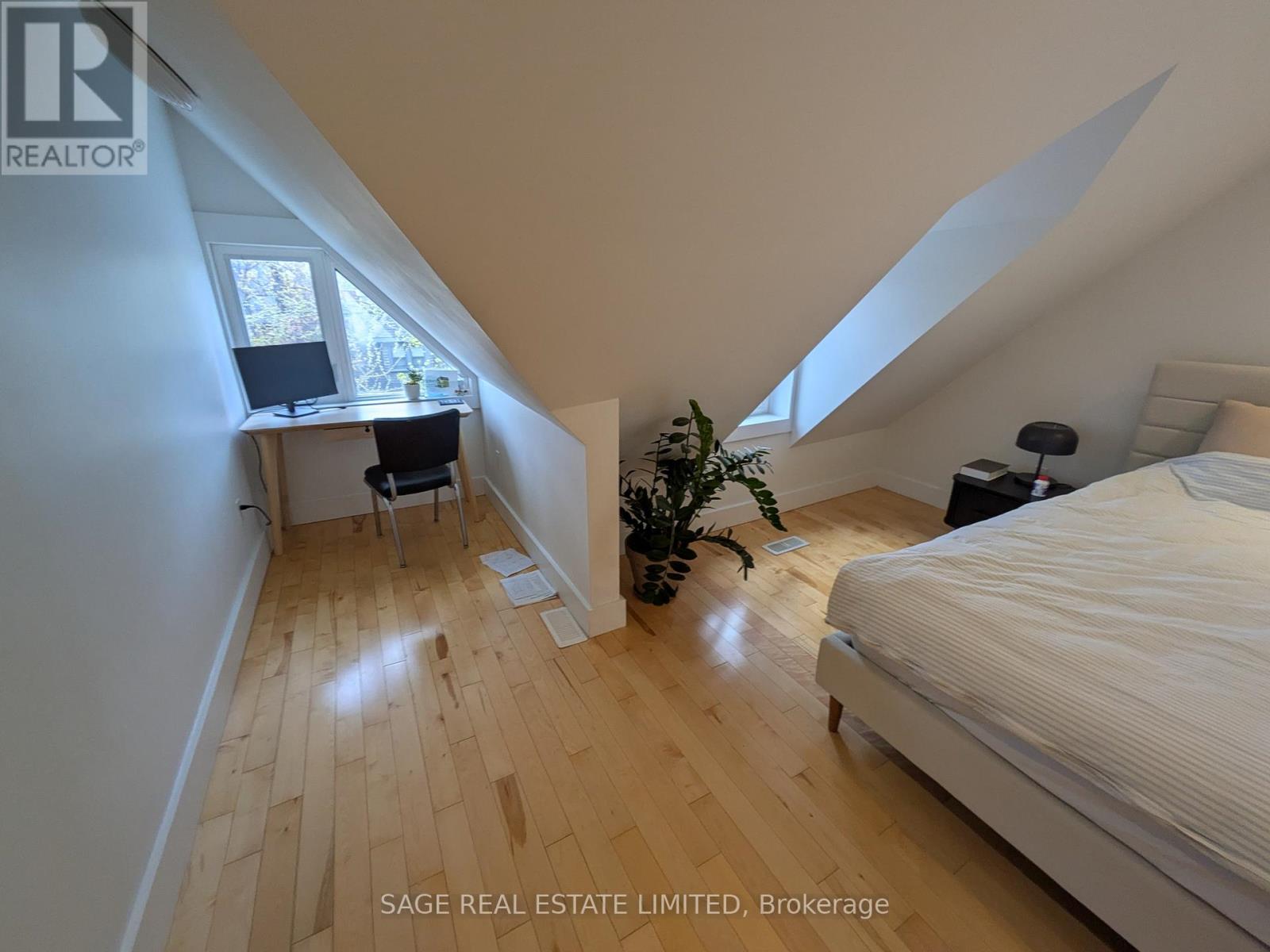 Upper - 108 Pearson Avenue, Toronto, Ontario  M6R 1G5 - Photo 14 - W13090644