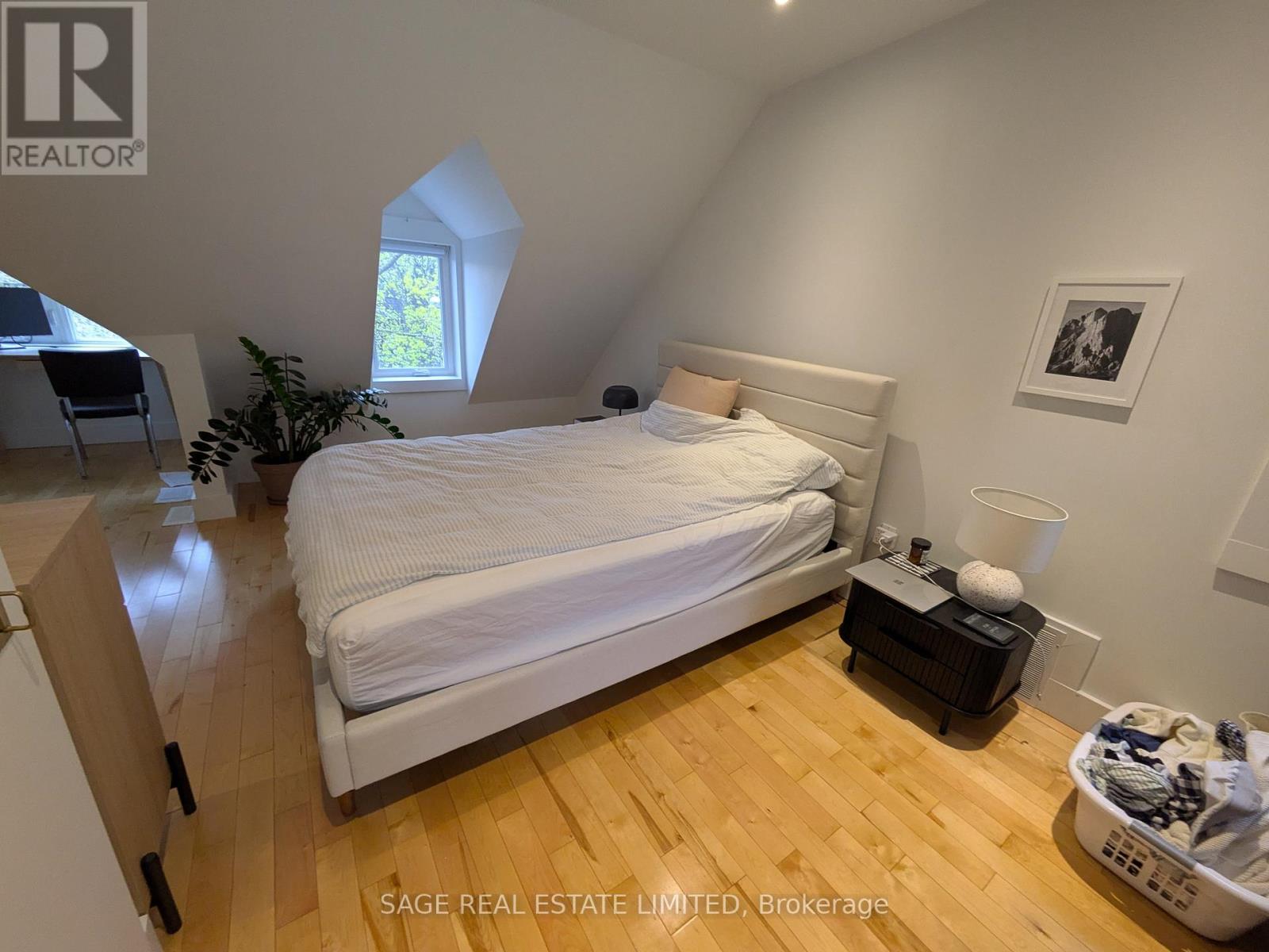 Upper - 108 Pearson Avenue, Toronto, Ontario  M6R 1G5 - Photo 15 - W13090644