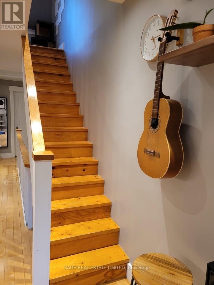 Upper - 108 Pearson Avenue, Toronto, Ontario  M6R 1G5 - Photo 20 - W13090644