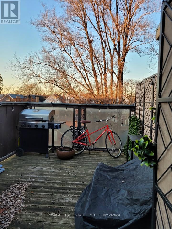 Upper - 108 Pearson Avenue, Toronto, Ontario  M6R 1G5 - Photo 21 - W13090644