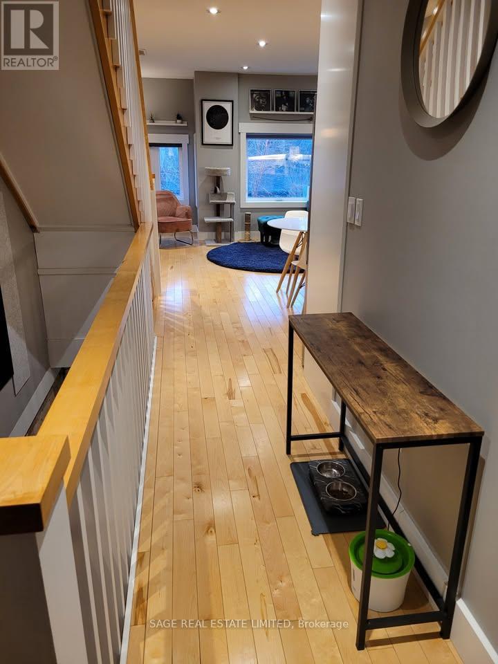 Upper - 108 Pearson Avenue, Toronto, Ontario  M6R 1G5 - Photo 9 - W13090644