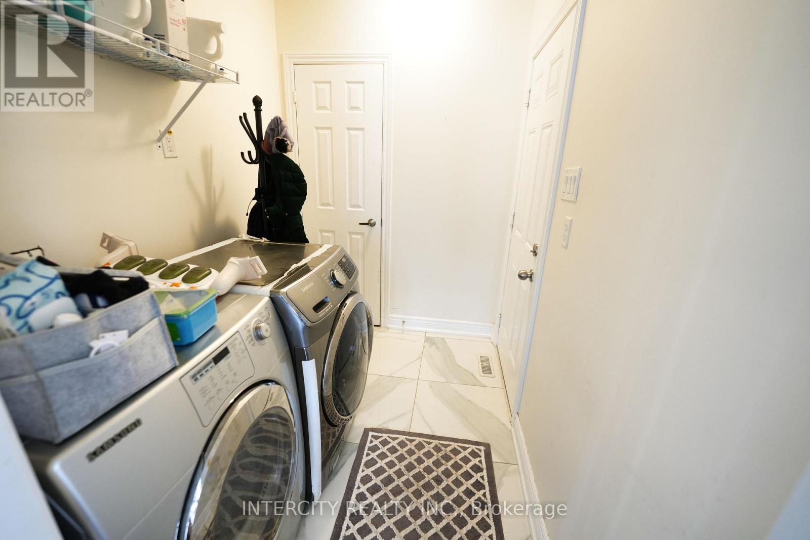 1 Pape Drive, Brampton, Ontario  L6R 0G4 - Photo 17 - W13090654