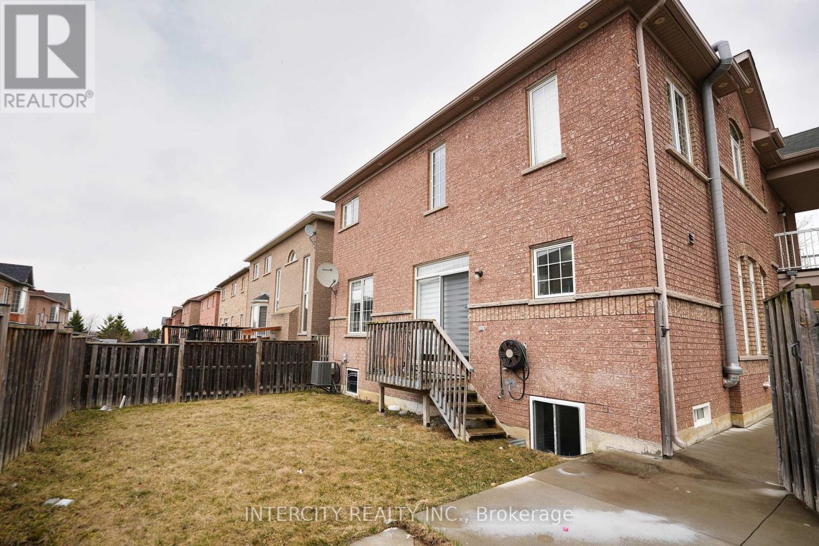 1 Pape Drive, Brampton, Ontario  L6R 0G4 - Photo 18 - W13090654