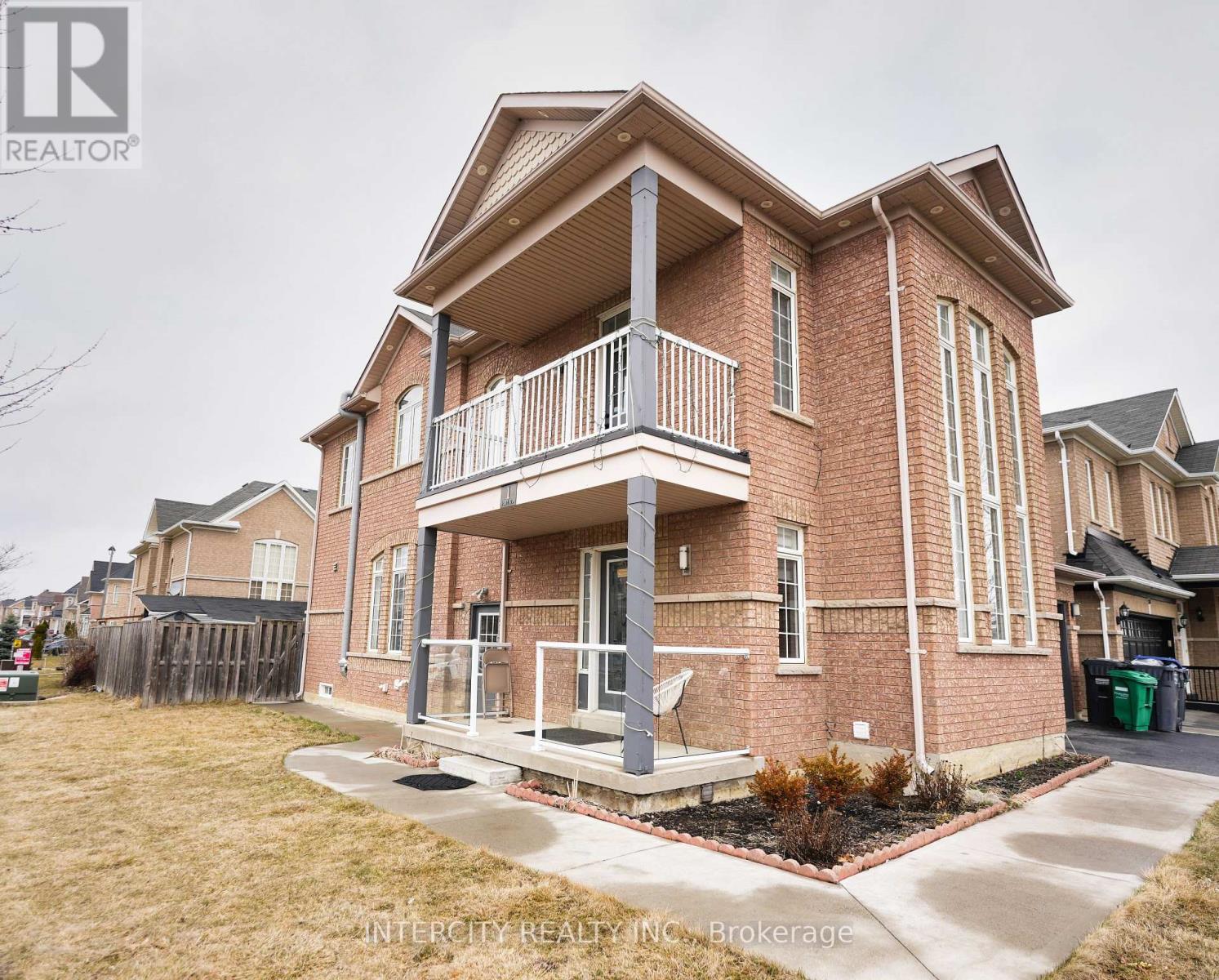 1 Pape Drive, Brampton, Ontario  L6R 0G4 - Photo 2 - W13090654