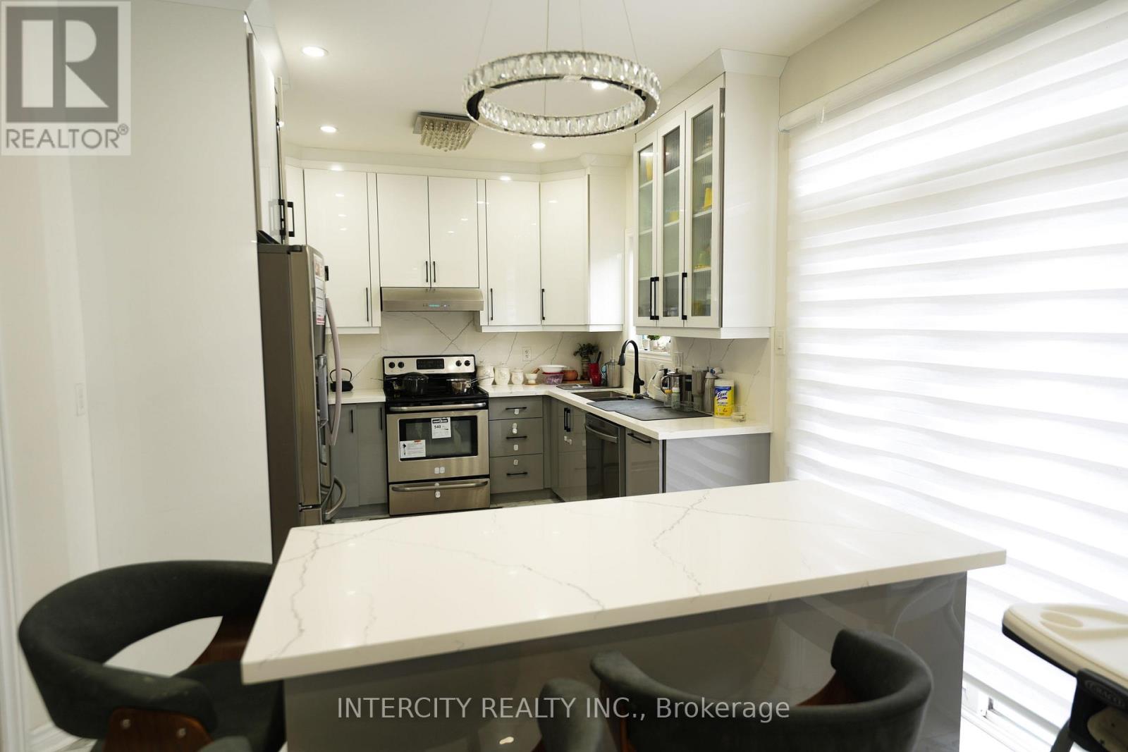 1 Pape Drive, Brampton, Ontario  L6R 0G4 - Photo 8 - W13090654