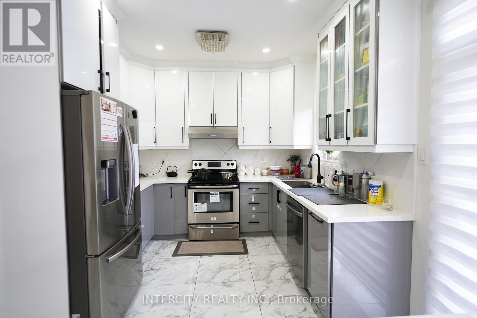 1 Pape Drive, Brampton, Ontario  L6R 0G4 - Photo 9 - W13090654