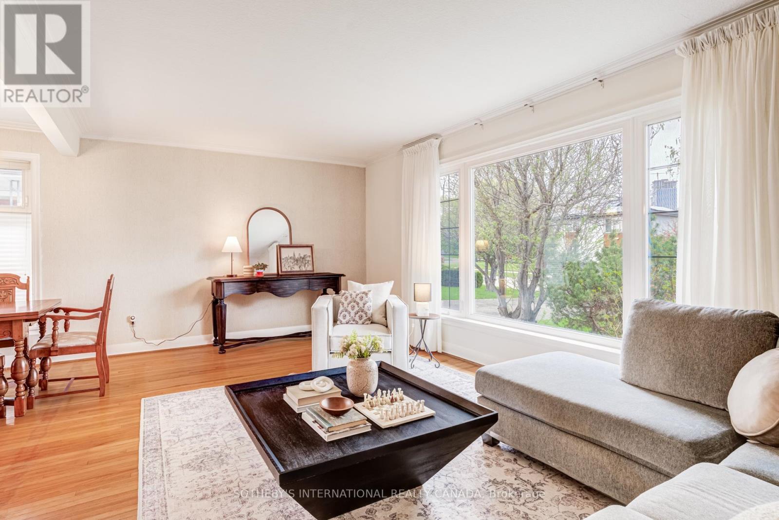 16 Paulart Drive, Toronto, Ontario  M9B 3V4 - Photo 11 - W13090680