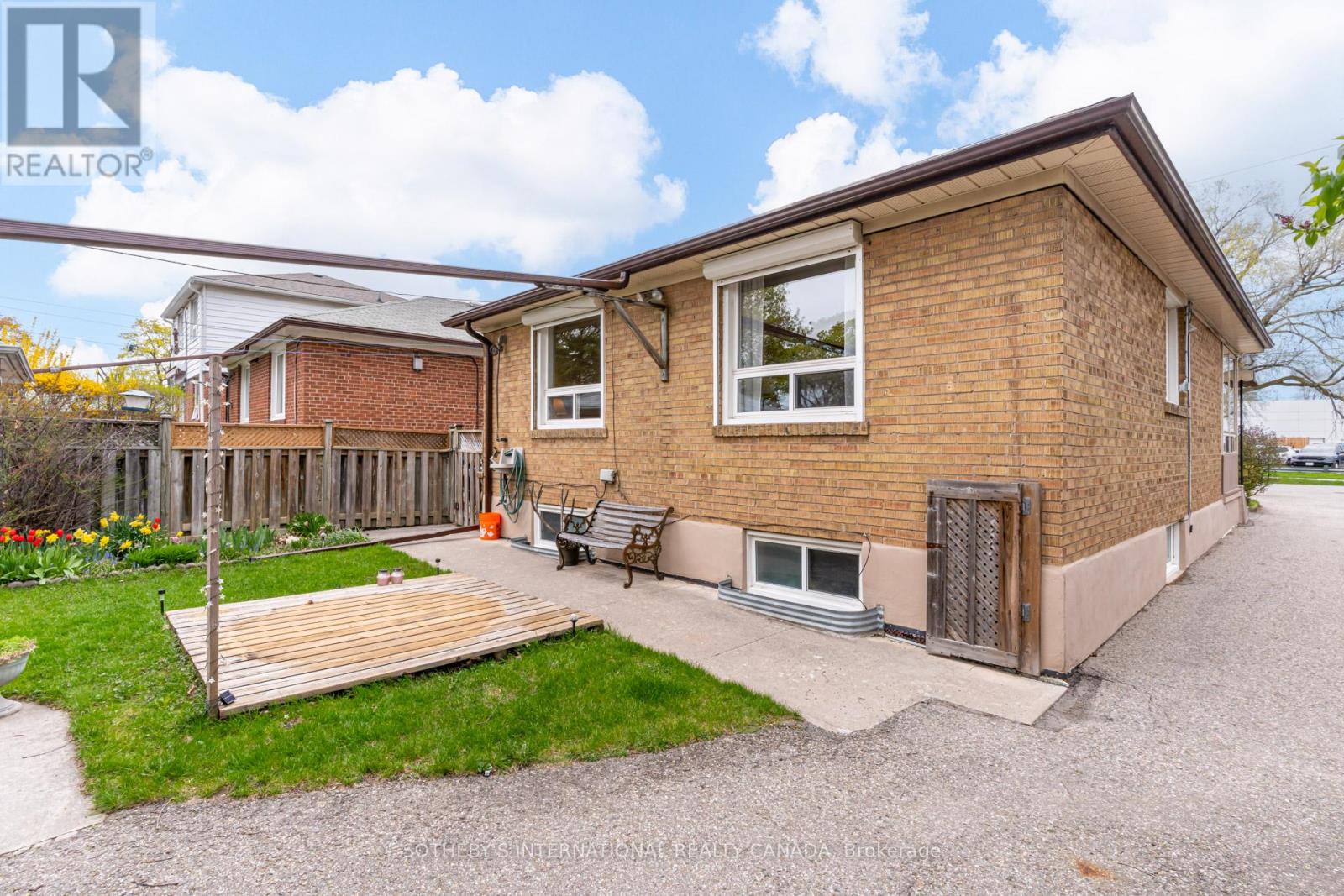 16 Paulart Drive, Toronto, Ontario  M9B 3V4 - Photo 44 - W13090680