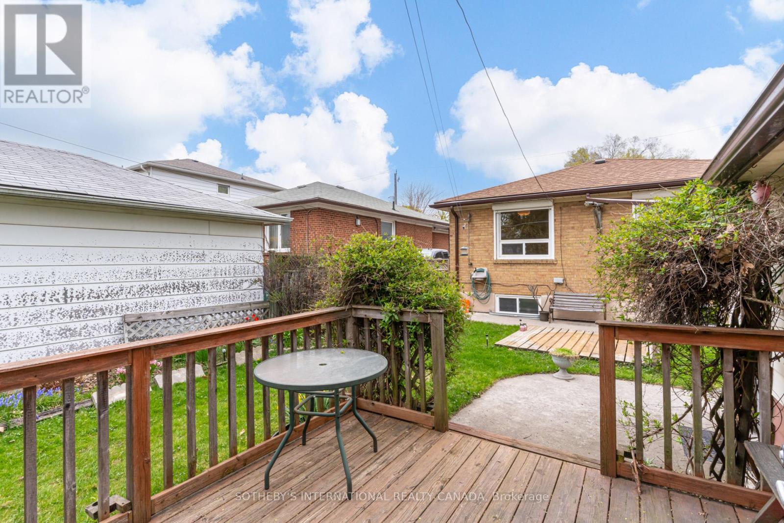 16 Paulart Drive, Toronto, Ontario  M9B 3V4 - Photo 47 - W13090680