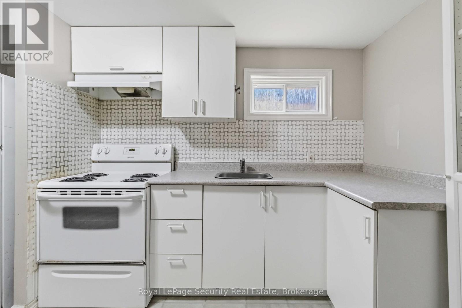 Basement - 3372 Fellmore Drive, Mississauga, Ontario  L5C 2E2 - Photo 14 - W13090704