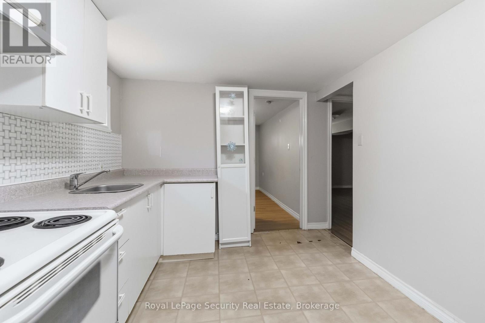 Basement - 3372 Fellmore Drive, Mississauga, Ontario  L5C 2E2 - Photo 17 - W13090704