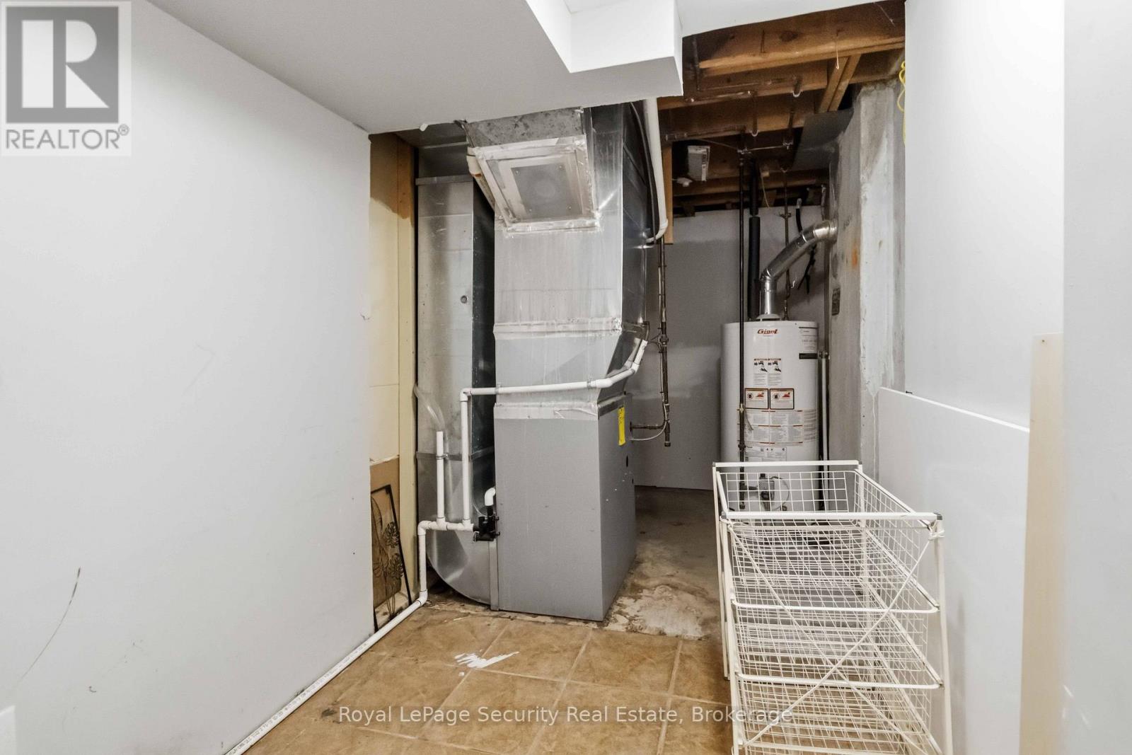 Basement - 3372 Fellmore Drive, Mississauga, Ontario  L5C 2E2 - Photo 32 - W13090704