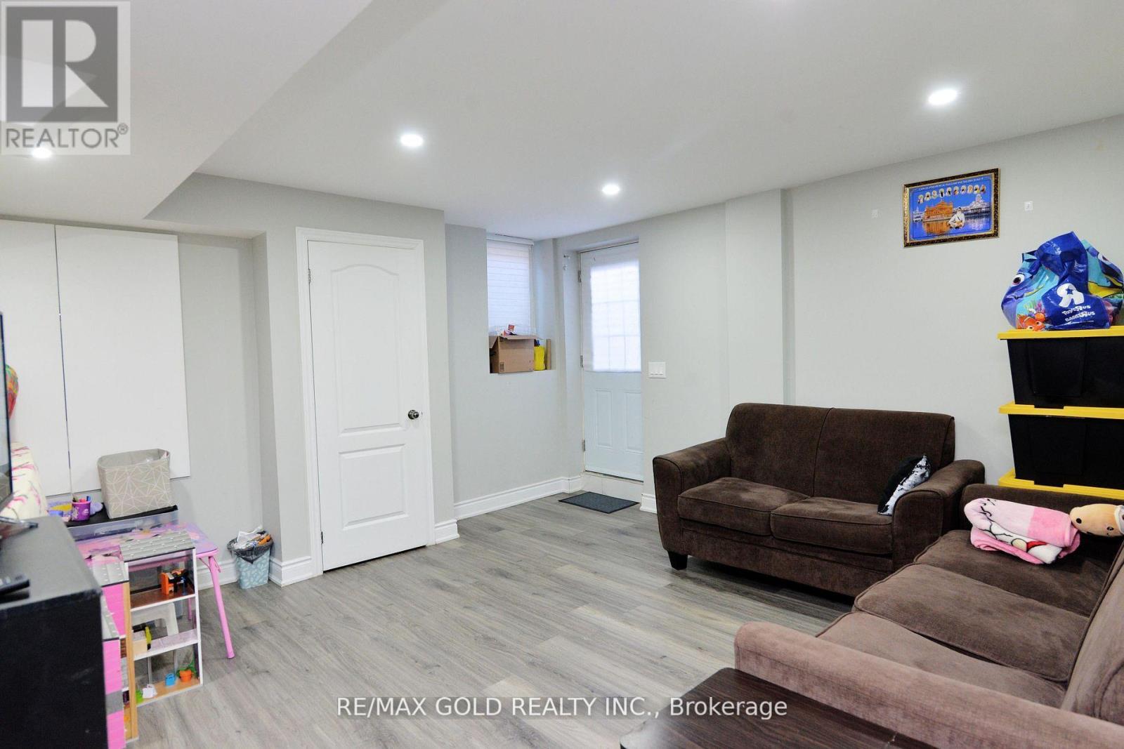 42 Brookwater Crescent, Caledon, Ontario  L7C 4A4 - Photo 30 - W13090710