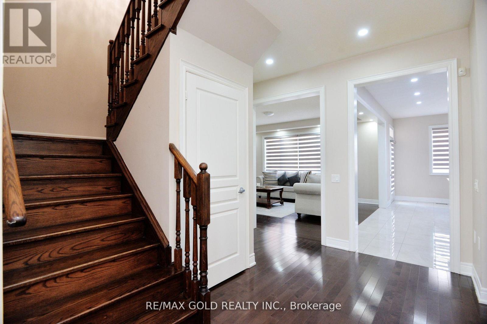 42 Brookwater Crescent, Caledon, Ontario  L7C 4A4 - Photo 8 - W13090710