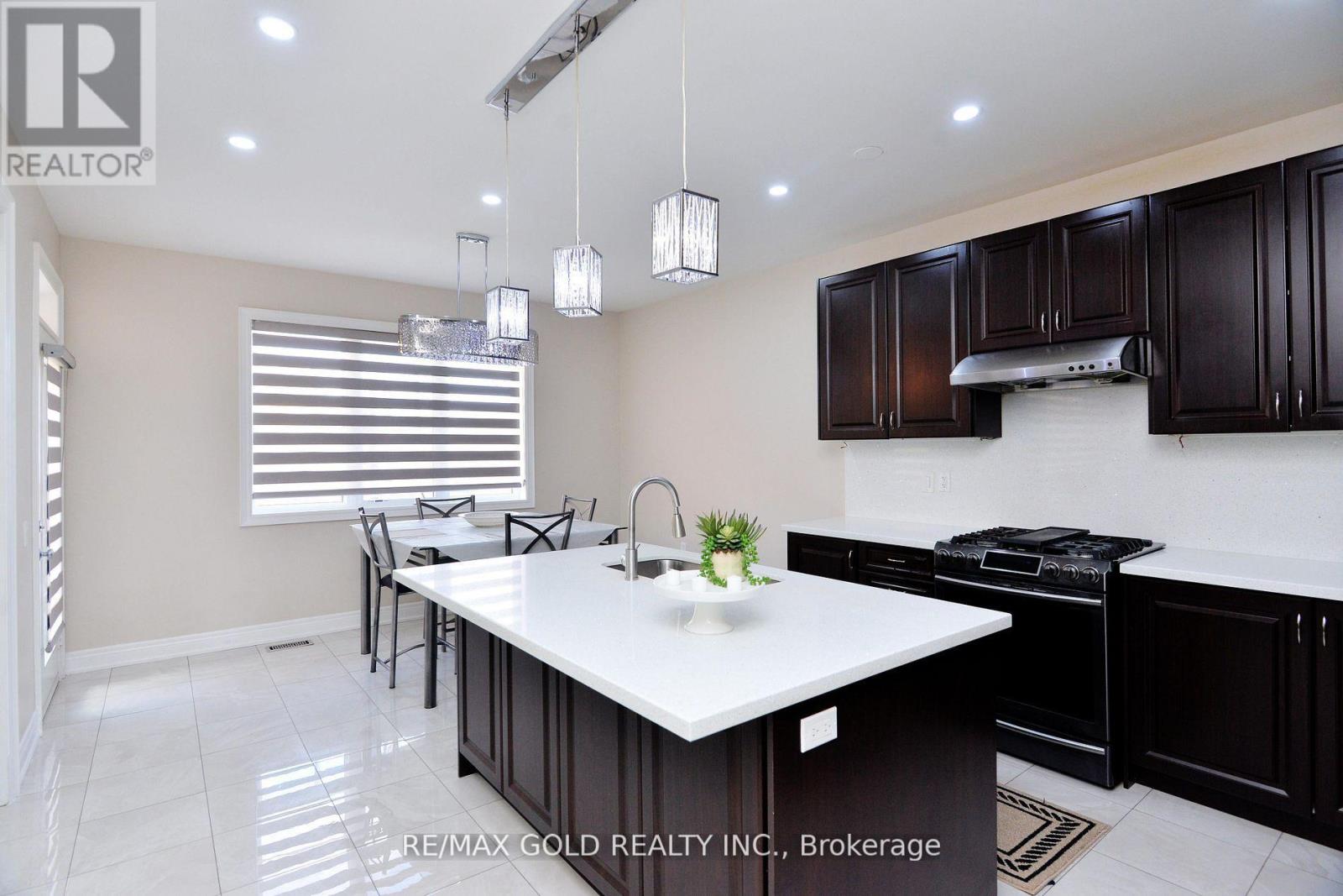 42 Brookwater Crescent, Caledon, Ontario  L7C 4A4 - Photo 9 - W13090710
