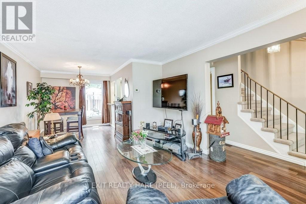 28 Sparklett Crescent, Brampton, Ontario  L6Z 1M8 - Photo 10 - W13090758