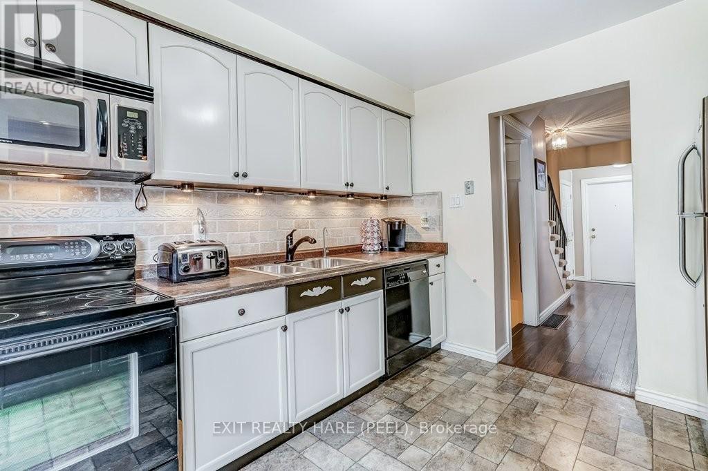 28 Sparklett Crescent, Brampton, Ontario  L6Z 1M8 - Photo 14 - W13090758