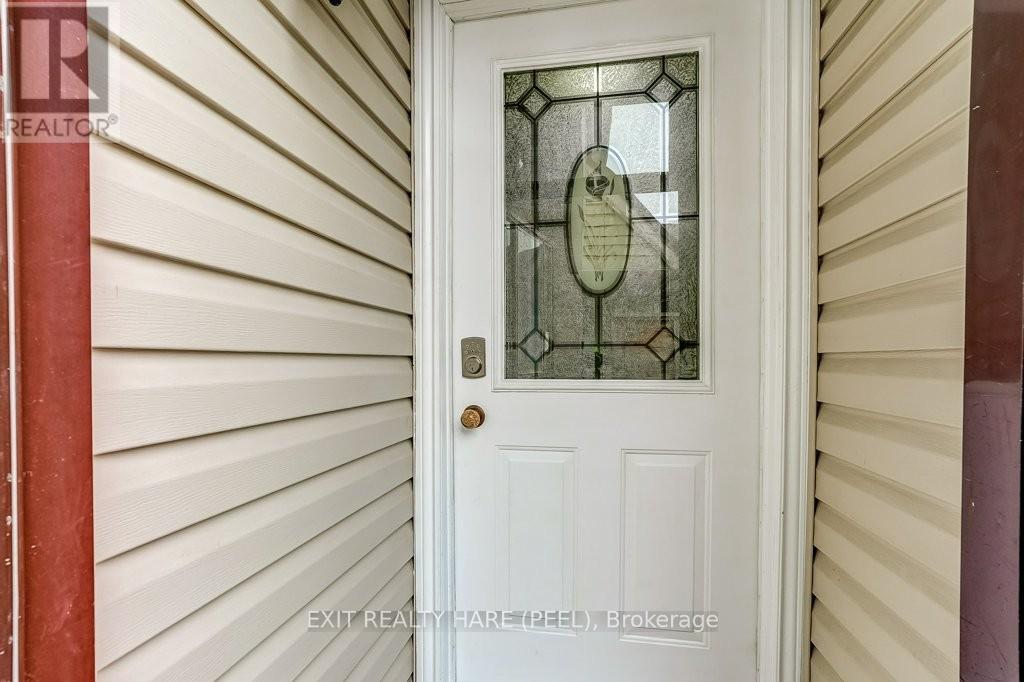 28 Sparklett Crescent, Brampton, Ontario  L6Z 1M8 - Photo 5 - W13090758