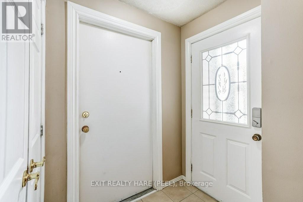 28 Sparklett Crescent, Brampton, Ontario  L6Z 1M8 - Photo 6 - W13090758