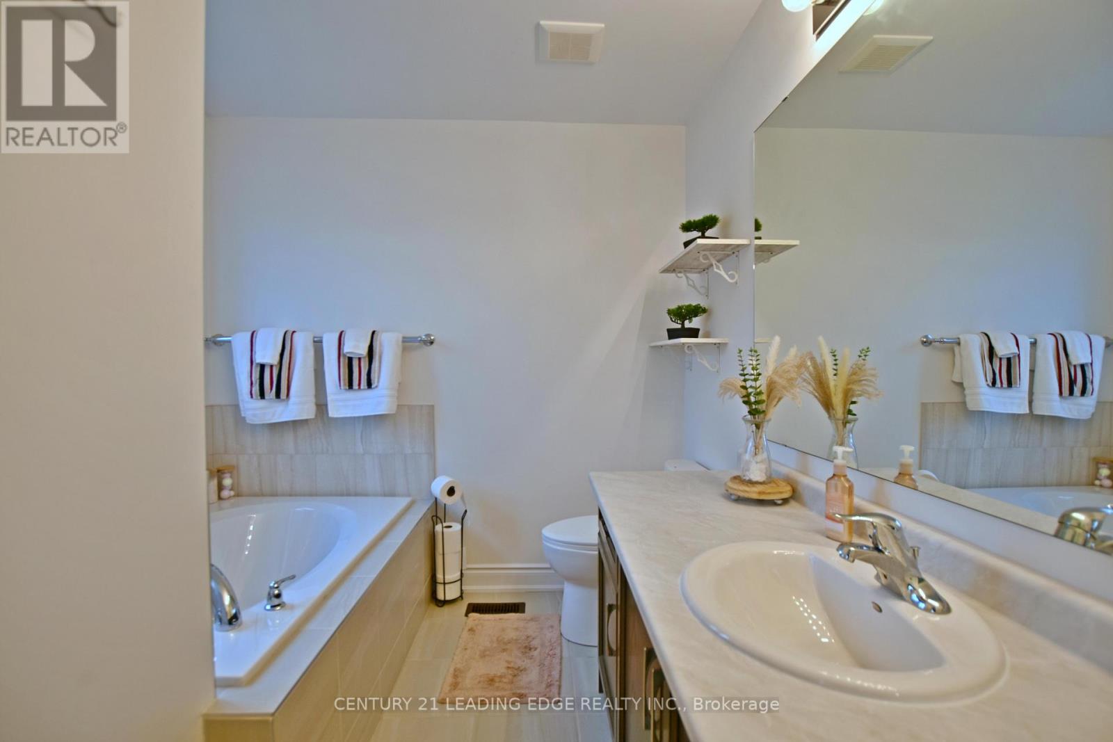 36 Union Boulevard, Wasaga Beach, Ontario  L9Z 0L9 - Photo 35 - S13090426