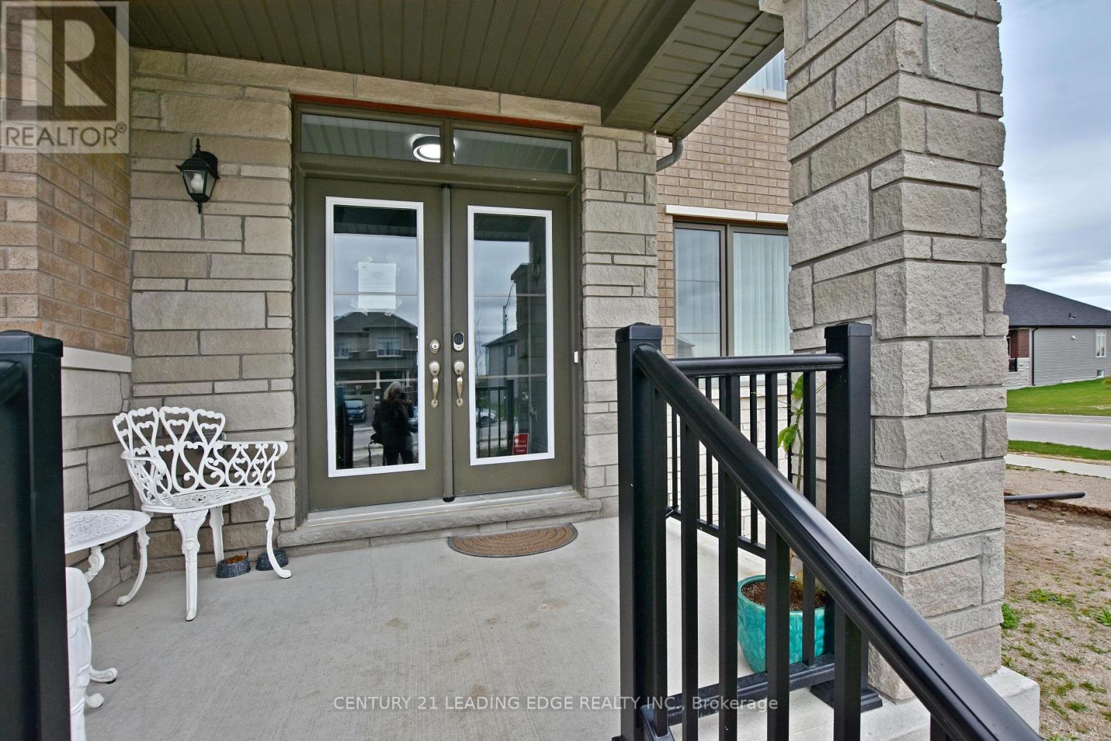 36 Union Boulevard, Wasaga Beach, Ontario  L9Z 0L9 - Photo 4 - S13090426