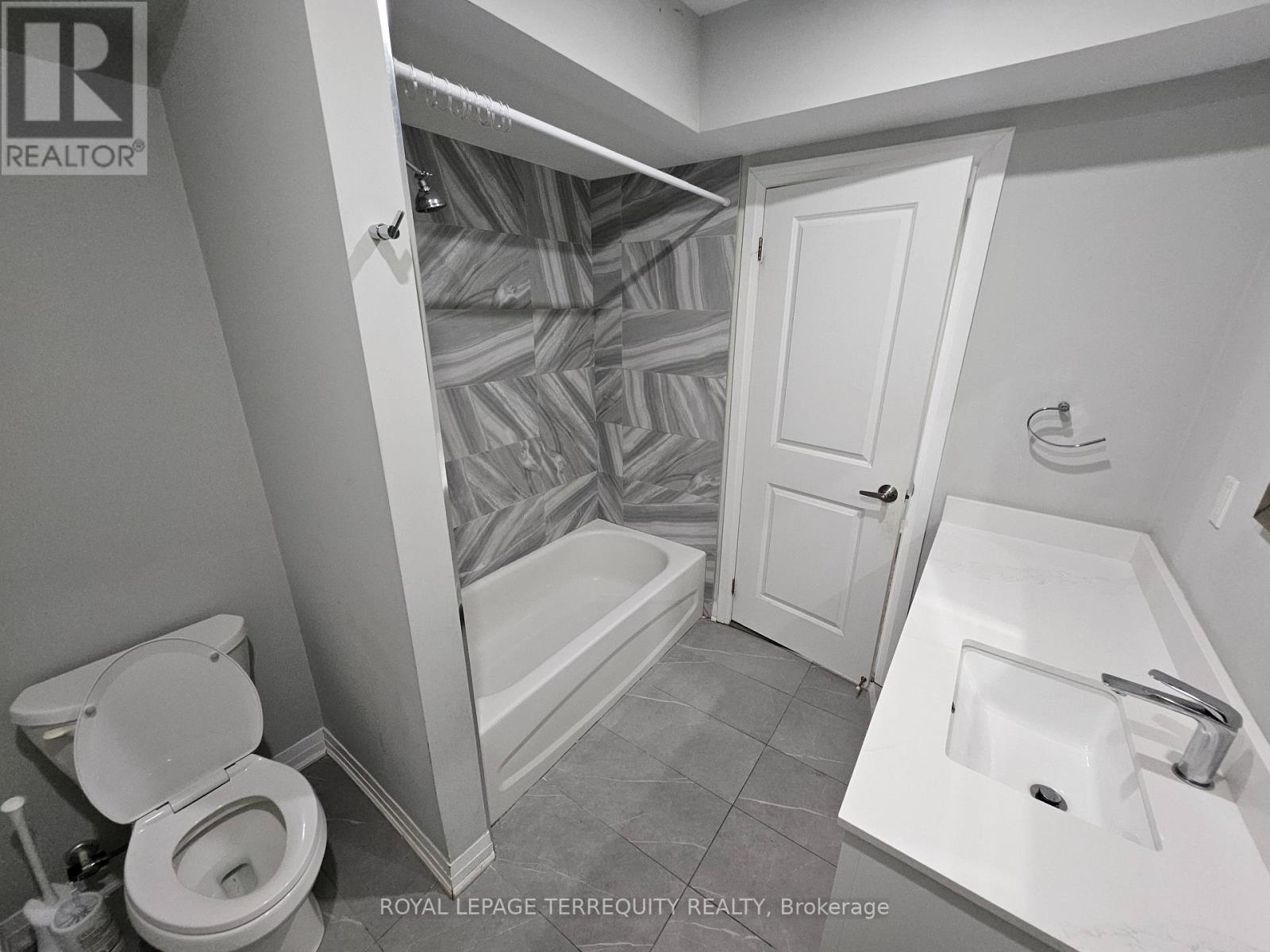 3392 Lake Shore Boulevard, Toronto, Ontario  M8W 1M9 - Photo 10 - W13090522