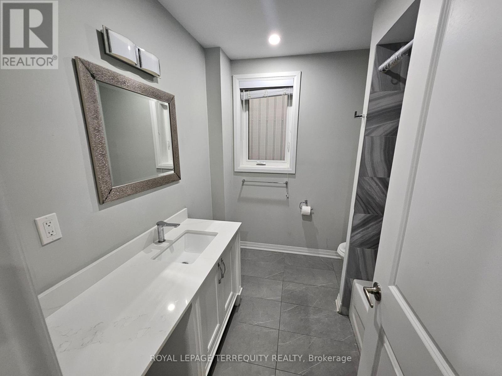 3392 Lake Shore Boulevard, Toronto, Ontario  M8W 1M9 - Photo 11 - W13090522