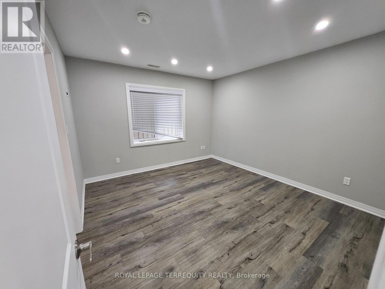 3392 Lake Shore Boulevard, Toronto, Ontario  M8W 1M9 - Photo 14 - W13090522