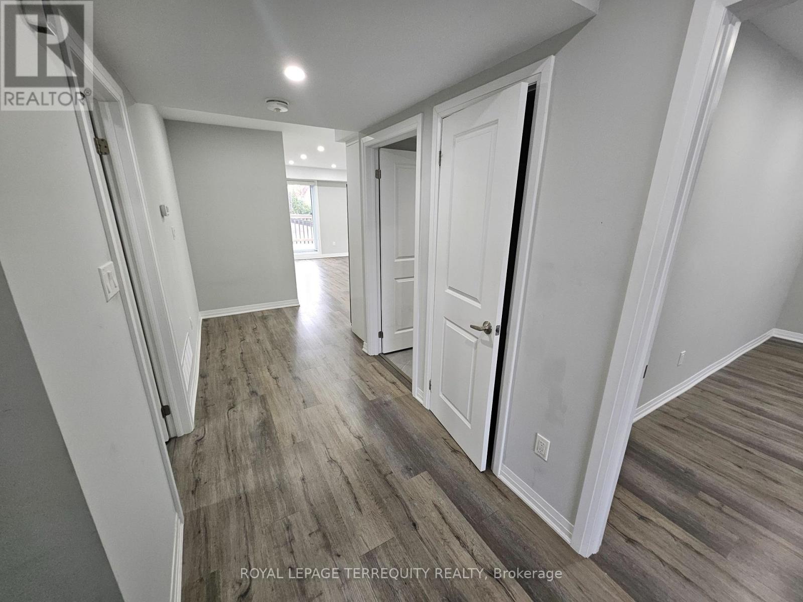 3392 Lake Shore Boulevard, Toronto, Ontario  M8W 1M9 - Photo 3 - W13090522