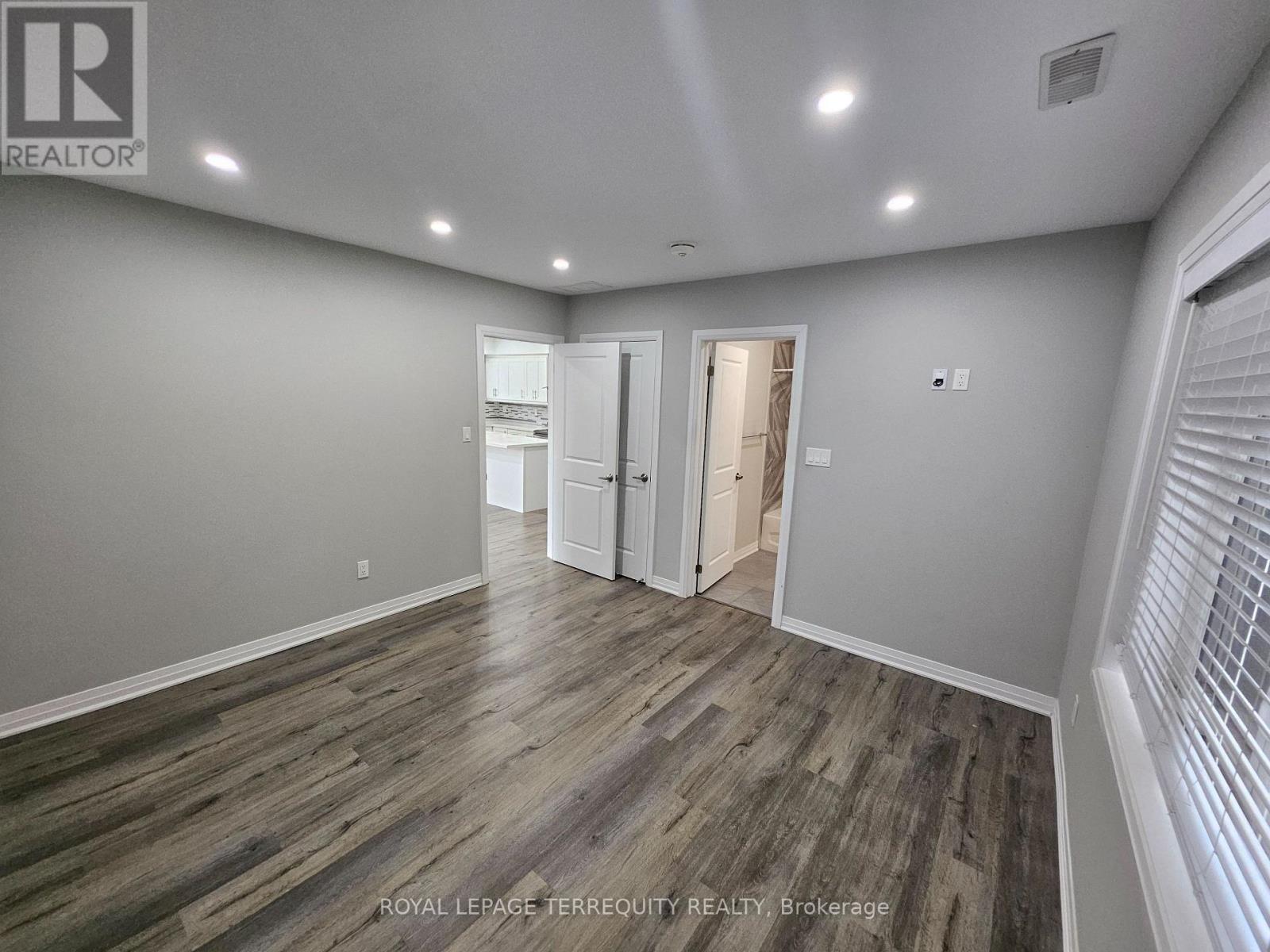3392 Lake Shore Boulevard, Toronto, Ontario  M8W 1M9 - Photo 12 - W13090522