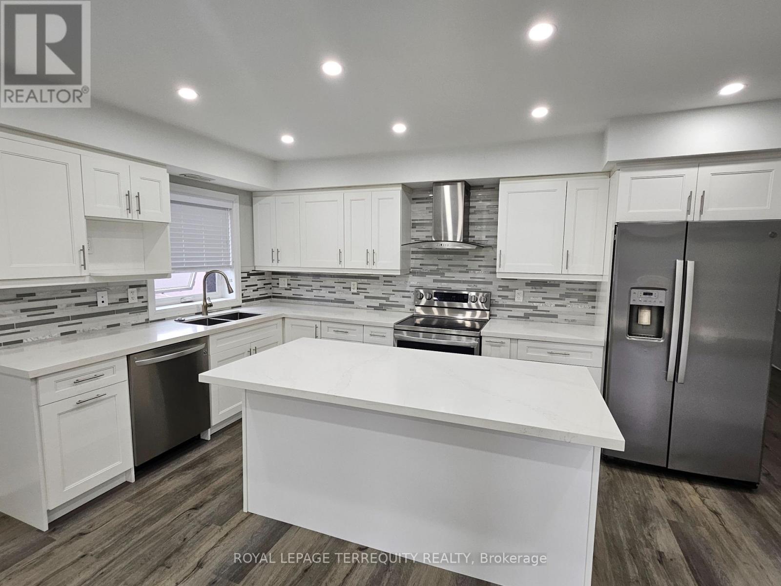 3392 Lake Shore Boulevard, Toronto, Ontario  M8W 1M9 - Photo 5 - W13090522