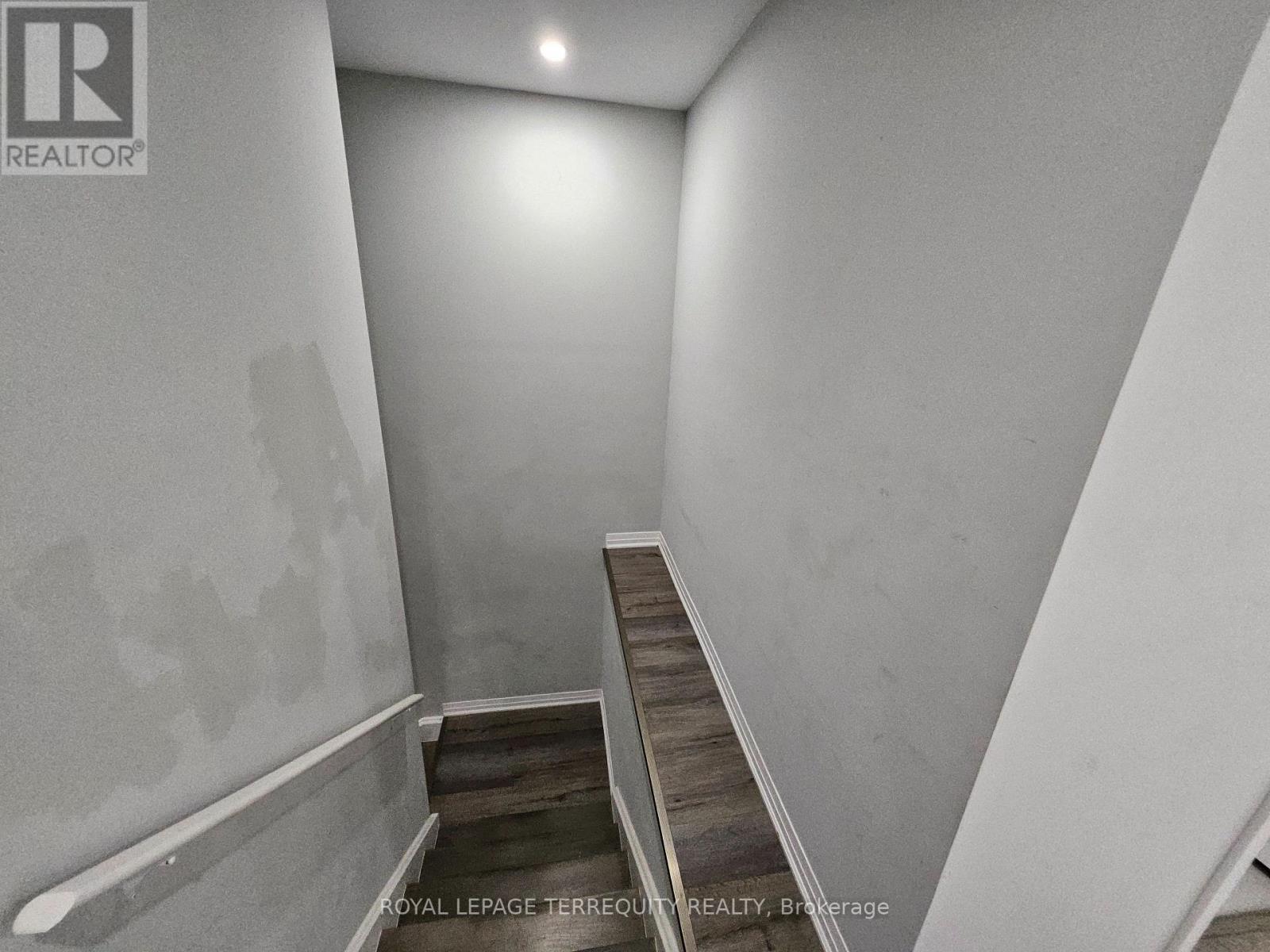3392 Lake Shore Boulevard, Toronto, Ontario  M8W 1M9 - Photo 25 - W13090522