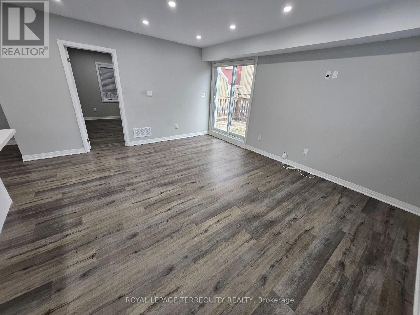 3392 Lake Shore Boulevard, Toronto, Ontario  M8W 1M9 - Photo 9 - W13090522