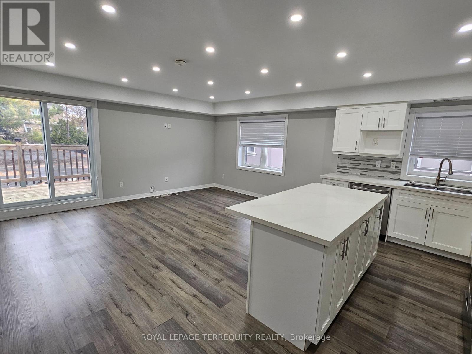 3392 Lake Shore Boulevard, Toronto, Ontario  M8W 1M9 - Photo 16 - W13090522