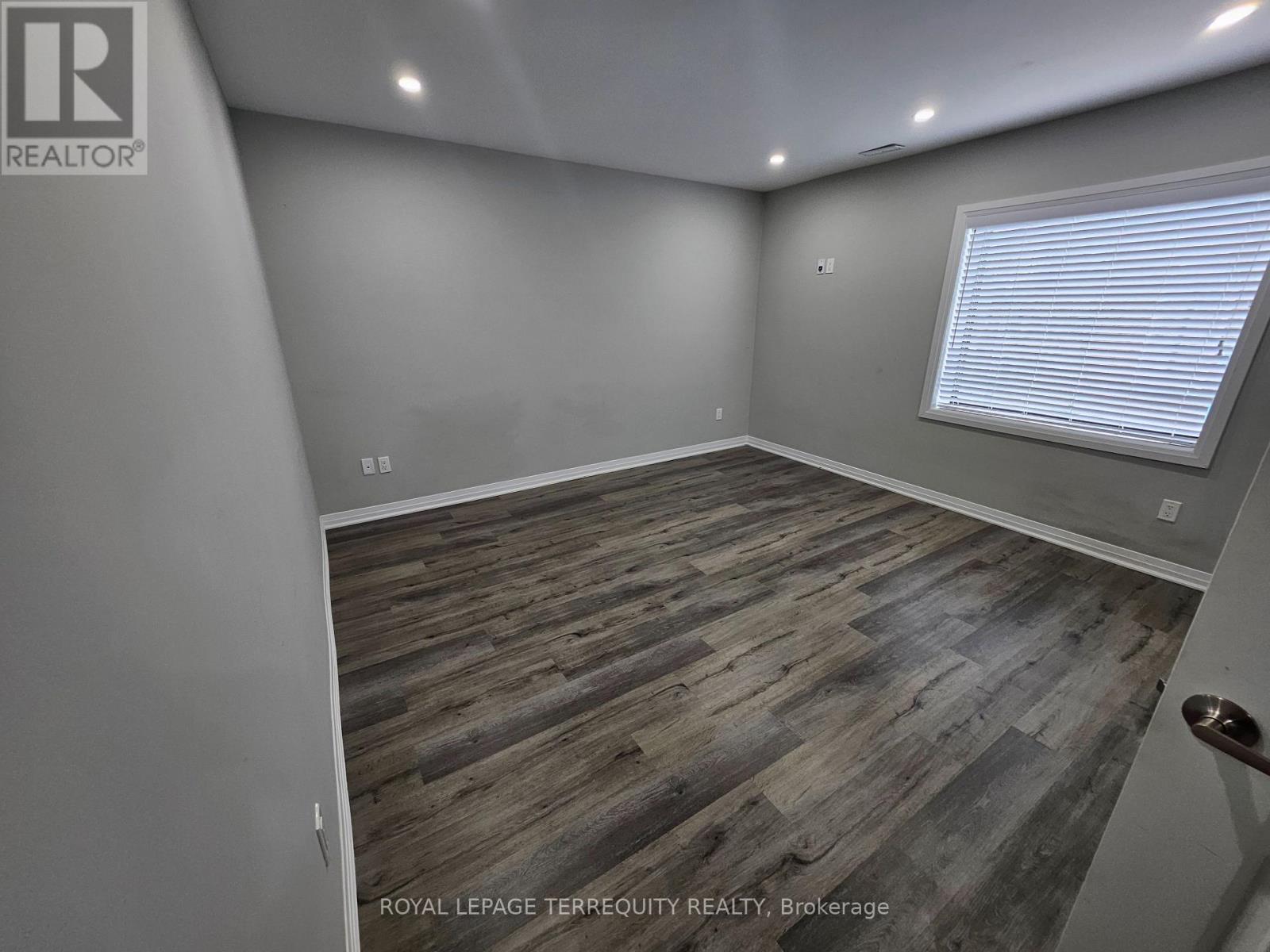 3392 Lake Shore Boulevard, Toronto, Ontario  M8W 1M9 - Photo 17 - W13090522