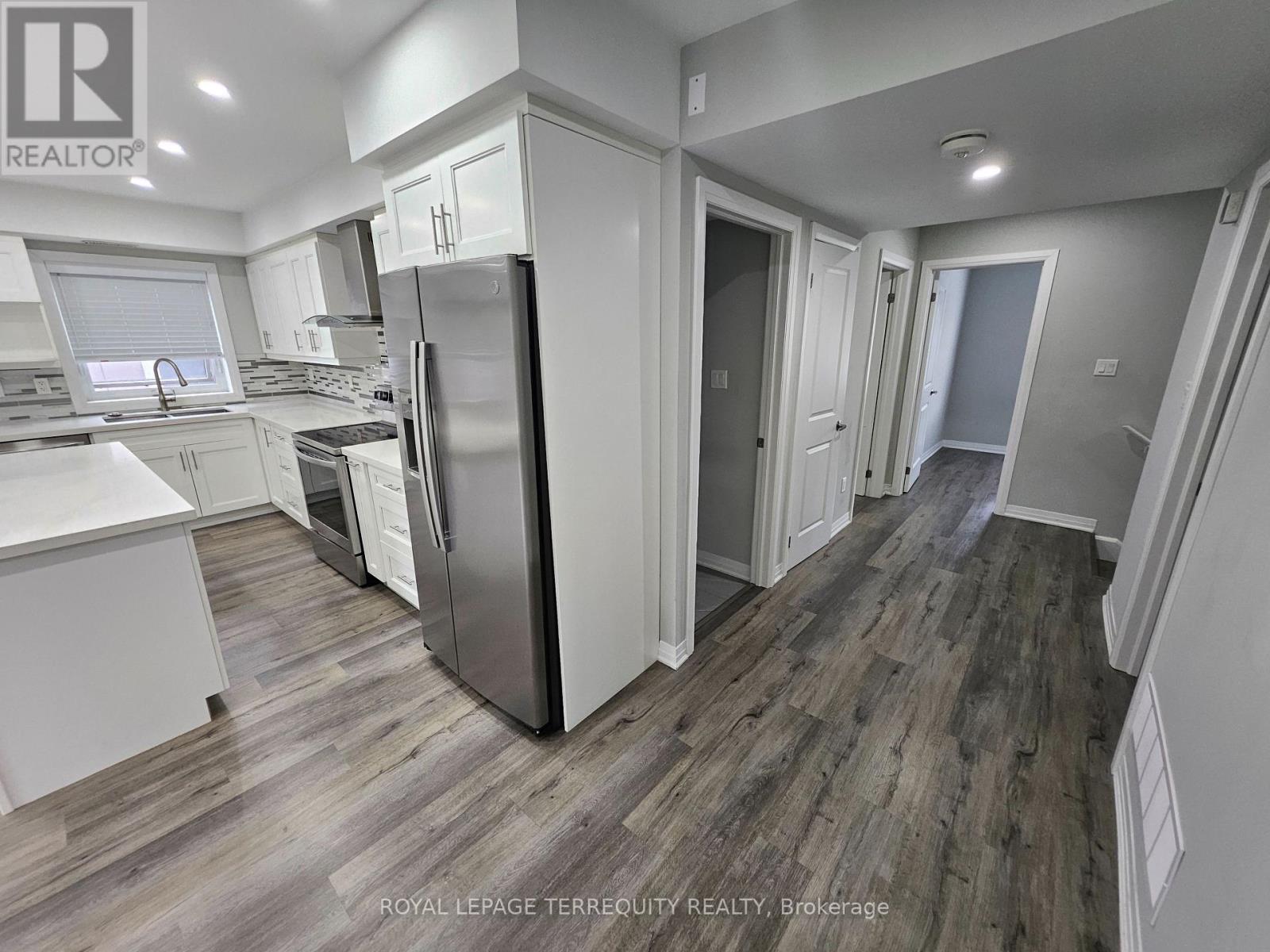 3392 Lake Shore Boulevard, Toronto, Ontario  M8W 1M9 - Photo 2 - W13090522
