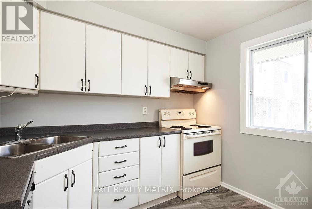 2988 Fairlea Crescent, Ottawa, Ontario  K1V 8T7 - Photo 5 - X13090848