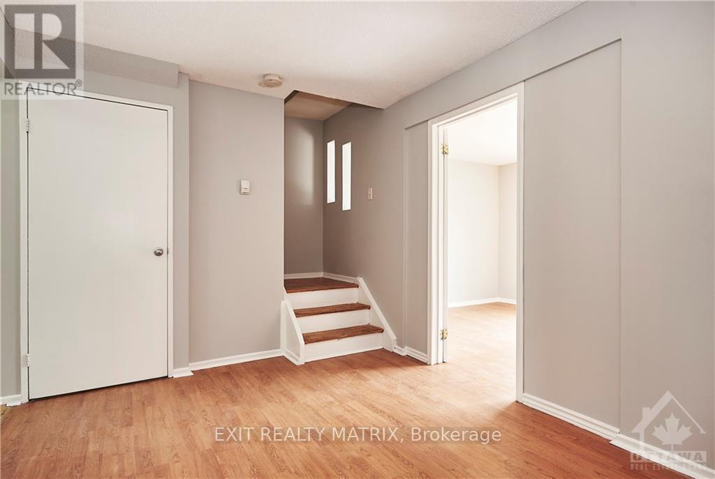 2988 Fairlea Crescent, Ottawa, Ontario  K1V 8T7 - Photo 9 - X13090848