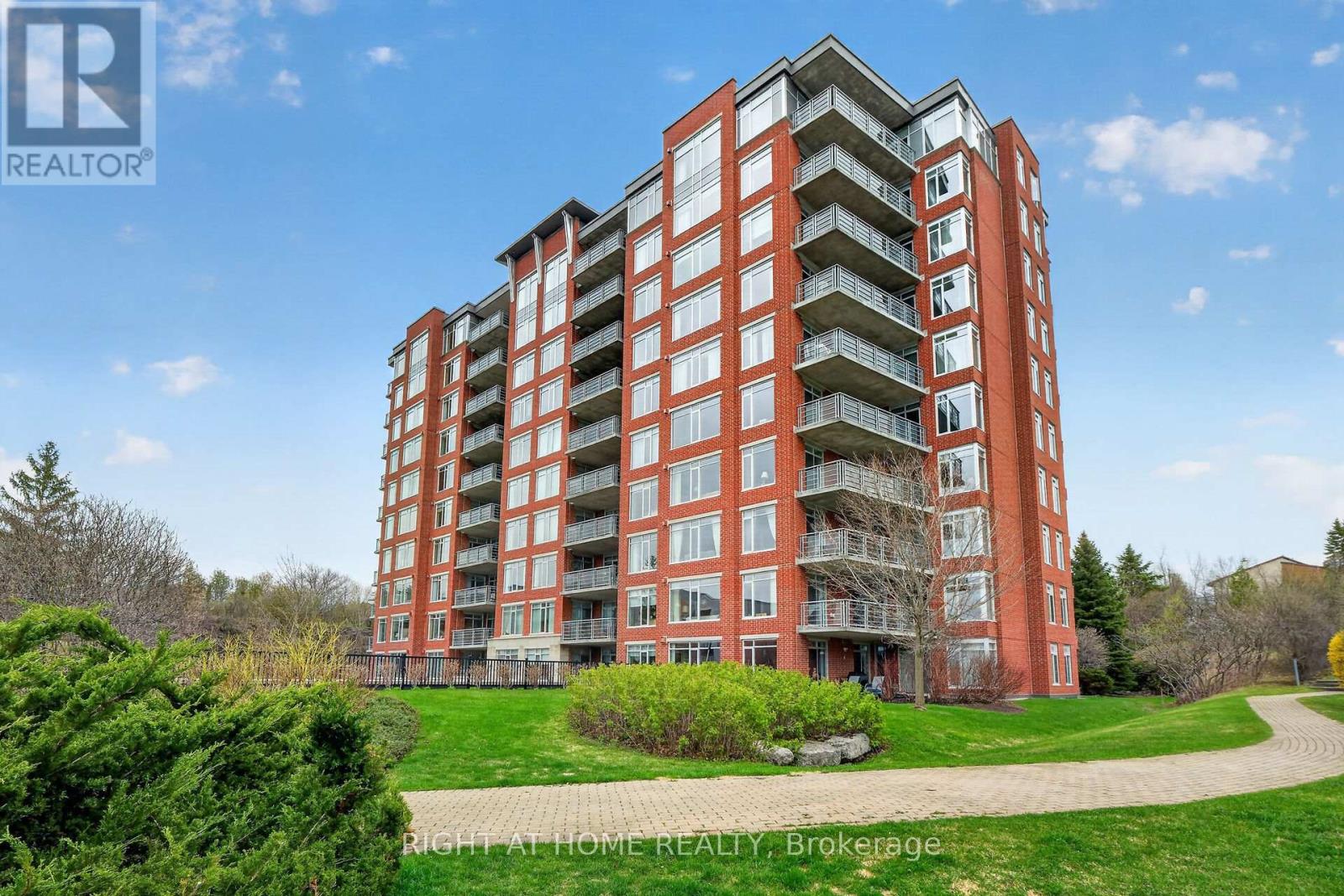 307 - 136 DARLINGTON PRIVATE, Ottawa, Ontario