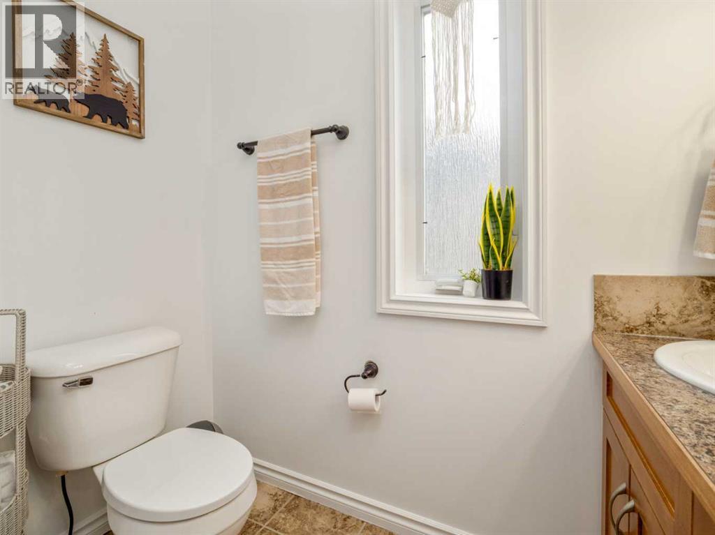 244 Kodiak Boulevard N, Lethbridge, Alberta  T1H 3P6 - Photo 7 - A2294079