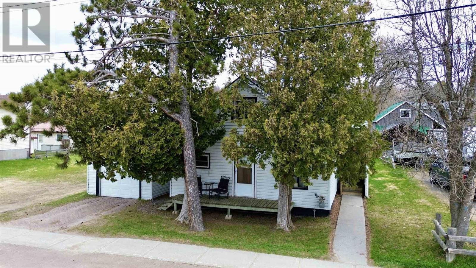 66 Hudson St, Blind River, Ontario  P0R 1C0 - Photo 5 - SM260892