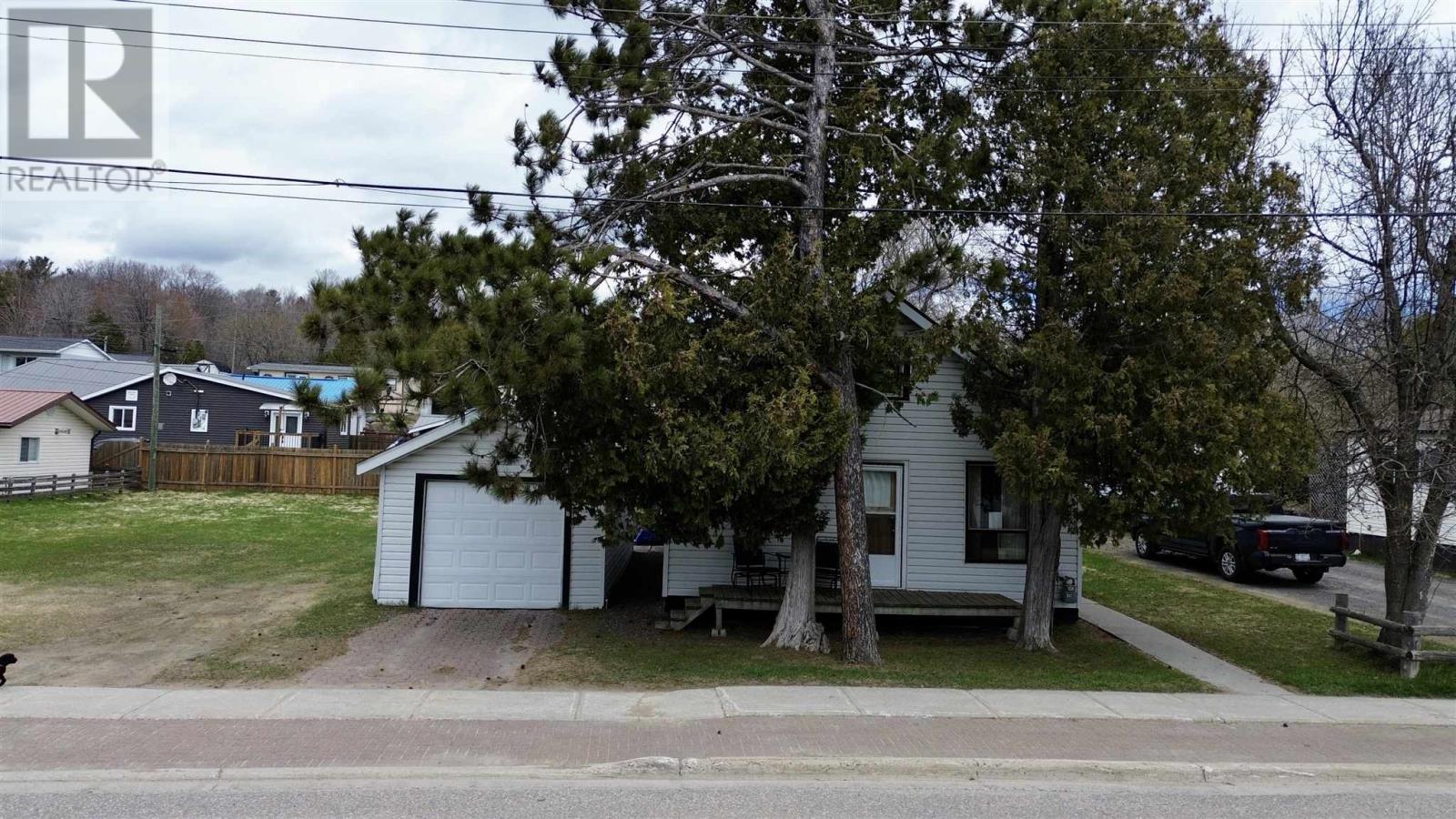 66 Hudson St, Blind River, Ontario  P0R 1C0 - Photo 6 - SM260892