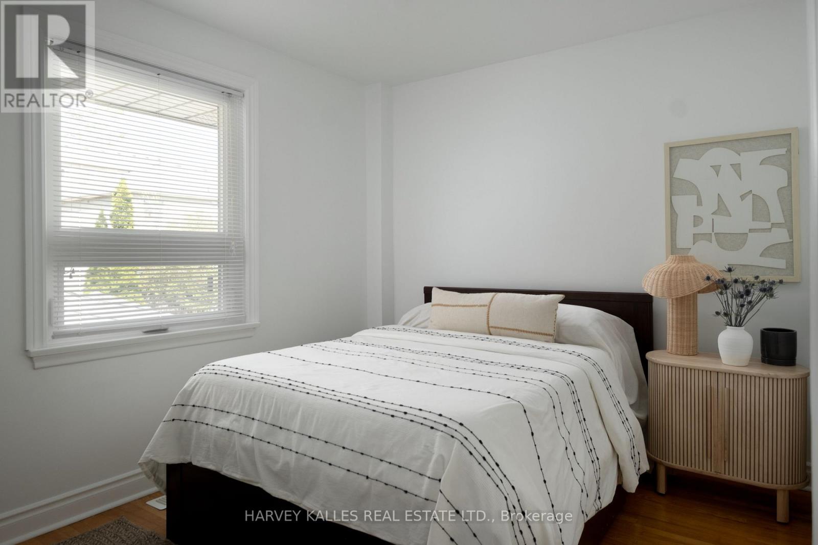 354 Highfield Road, Toronto, Ontario  M4L 2V6 - Photo 18 - E13090628