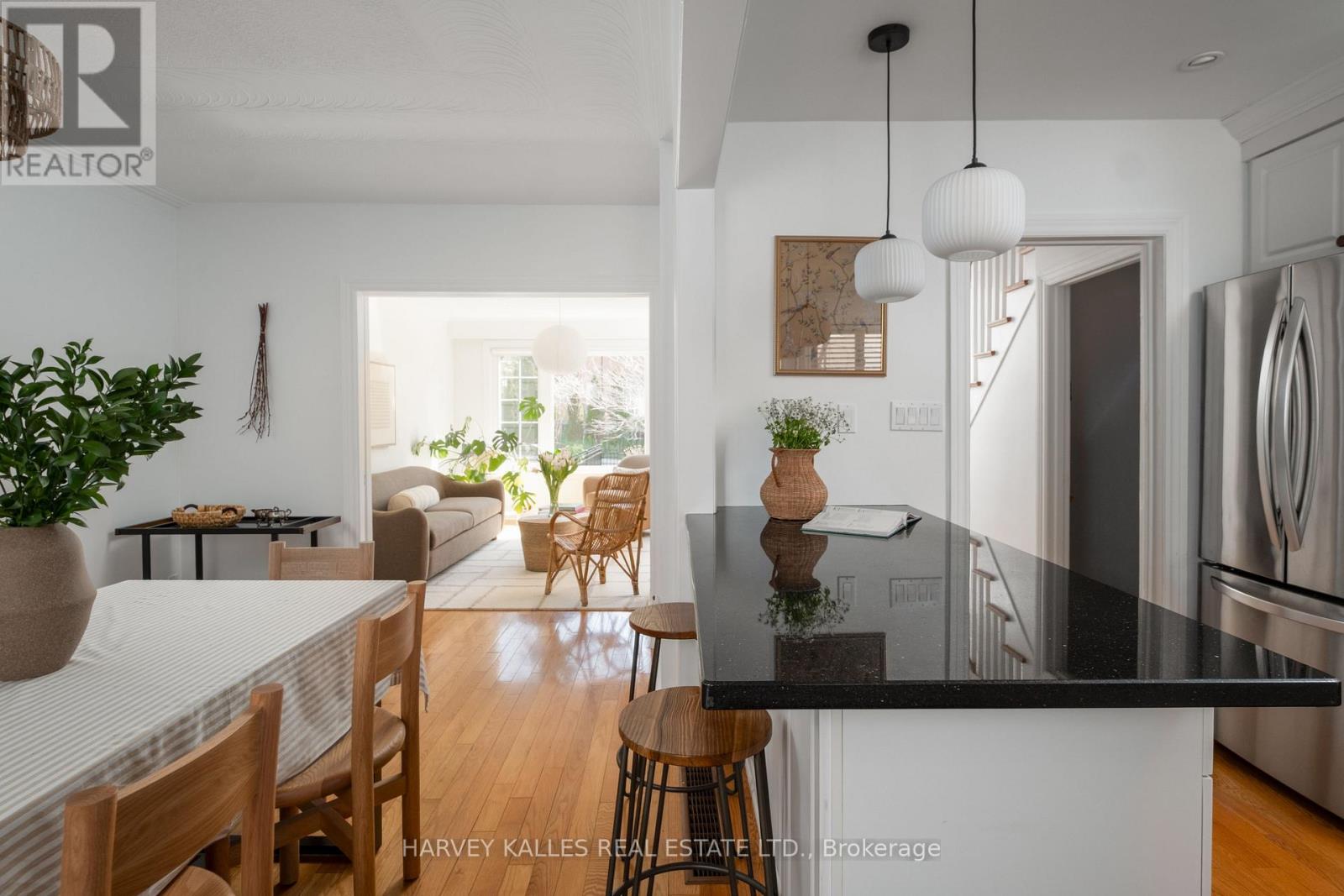 354 Highfield Road, Toronto, Ontario  M4L 2V6 - Photo 2 - E13090628