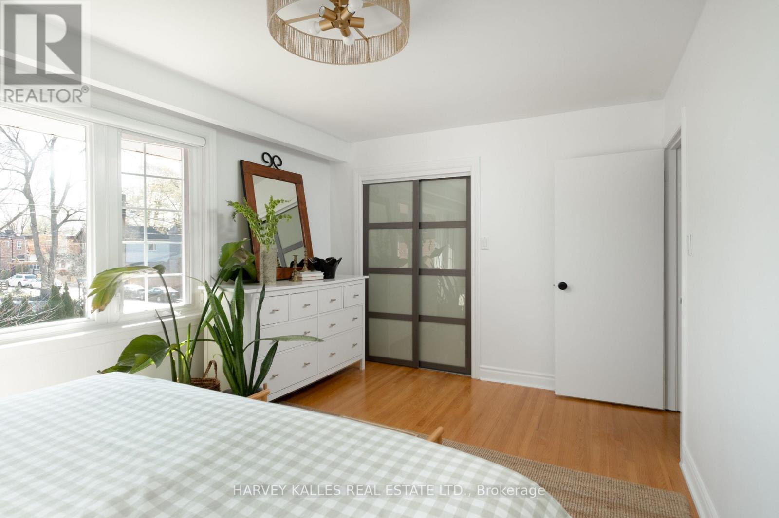354 Highfield Road, Toronto, Ontario  M4L 2V6 - Photo 13 - E13090628