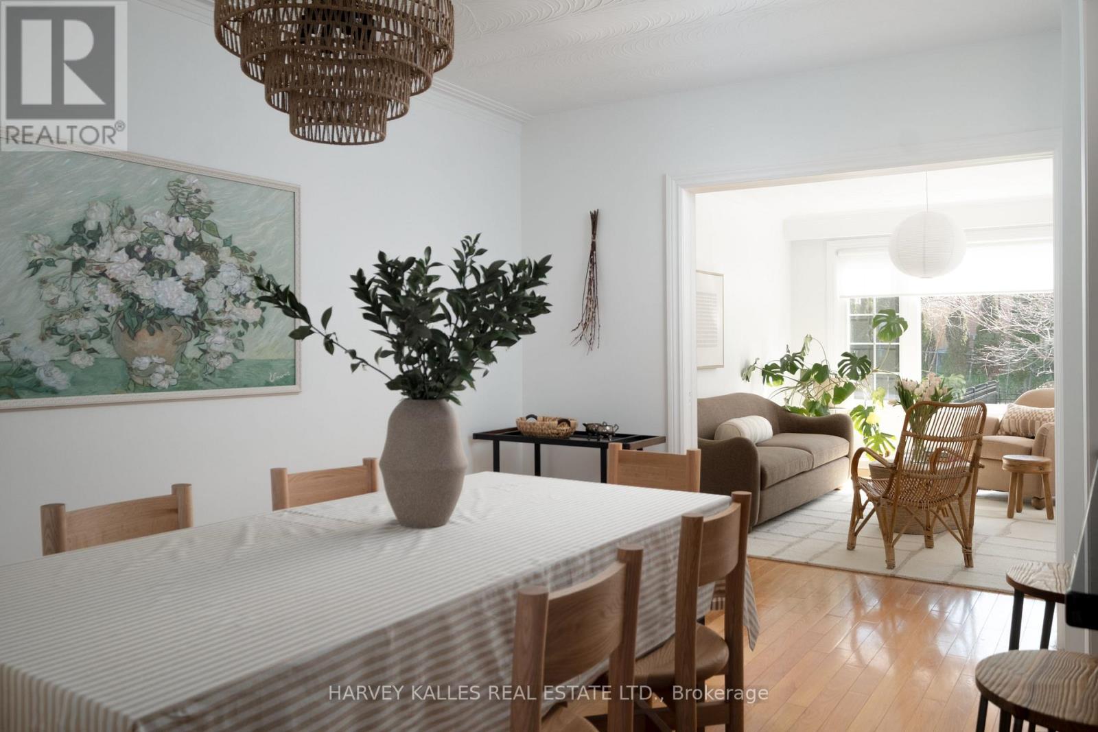 354 Highfield Road, Toronto, Ontario  M4L 2V6 - Photo 5 - E13090628